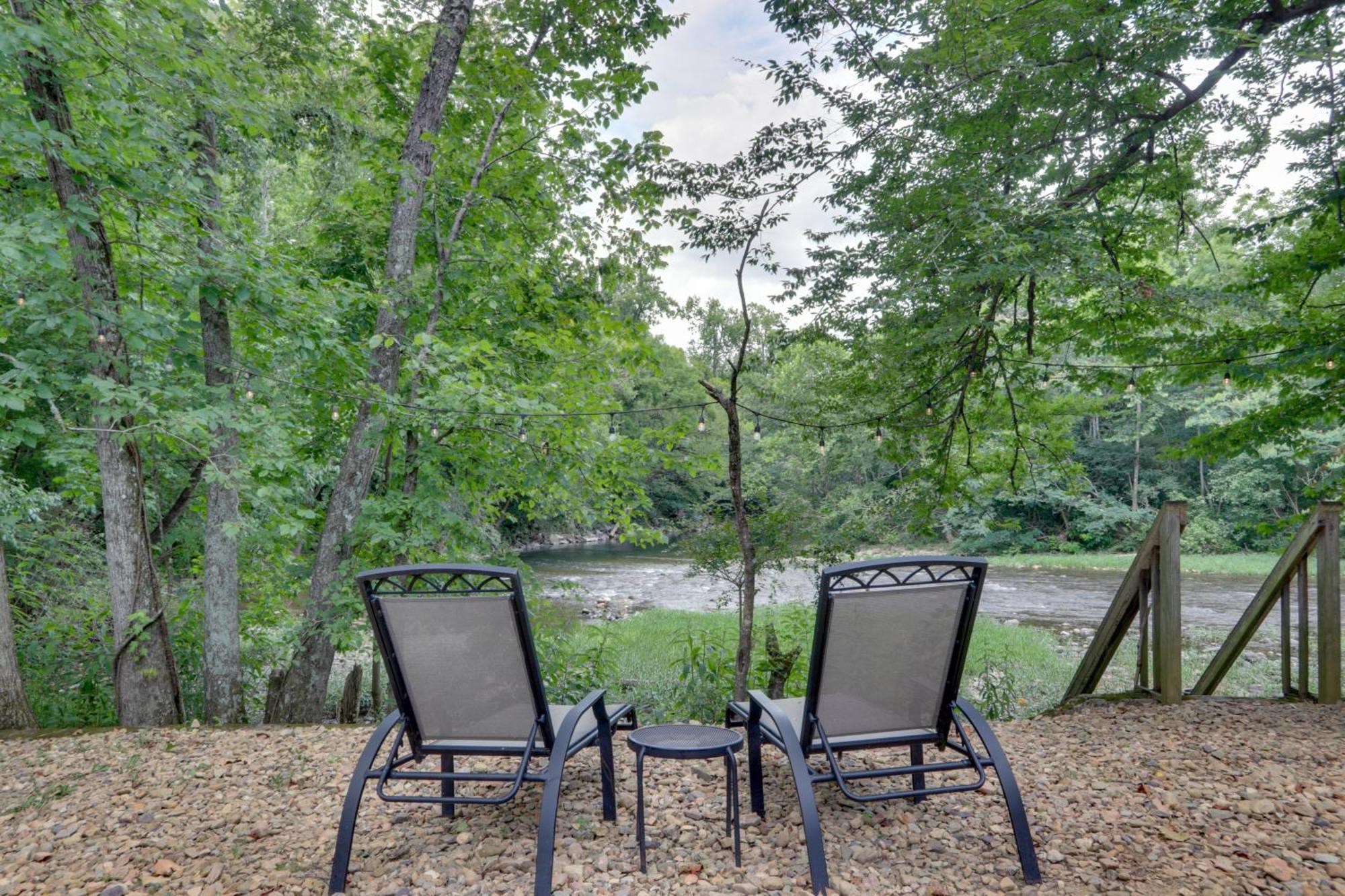 Riverfront Couples Retreat In Smoky Mountains! Apartment Townsend Exterior photo